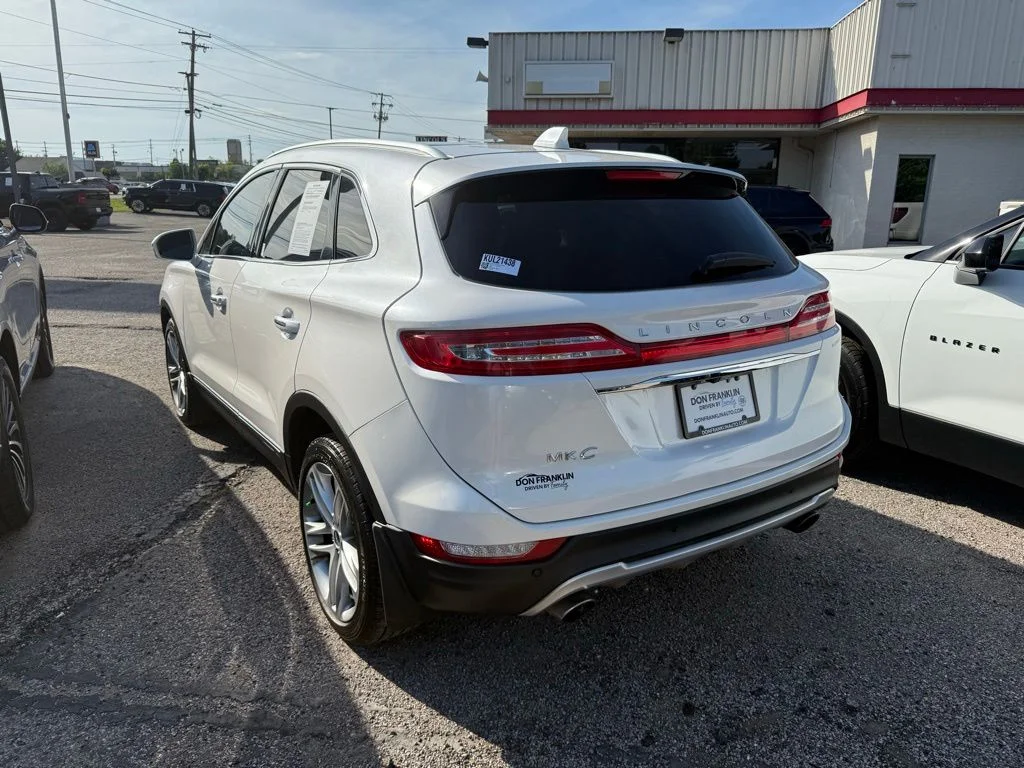 Used 2019 White Lincoln Reserve image 6