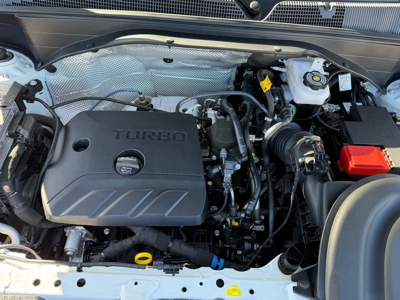 Used 2024 Summit White Chevrolet LT image 19