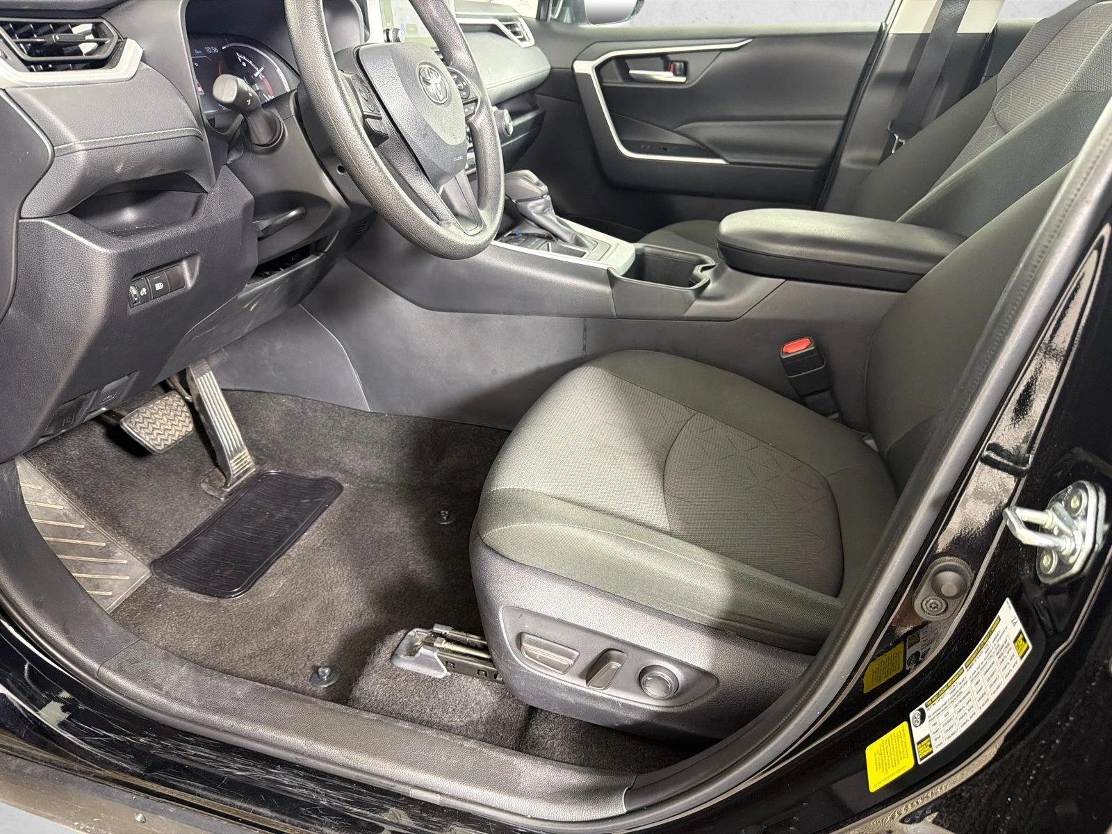 Used 2025 Midnight Black Metallic Toyota XLE image 9