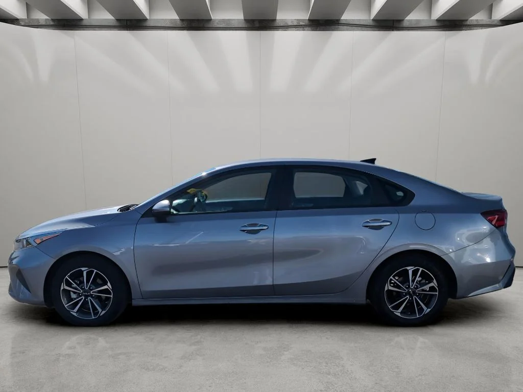 Used 2023 Gray Kia LXS image 2