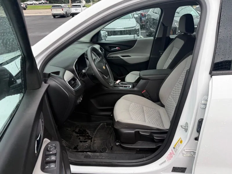 Used 2018 White Chevrolet LS image 9