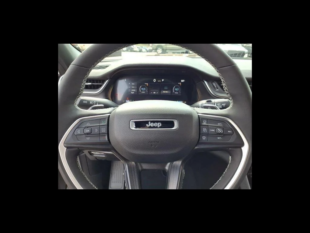 2025 Jeep Grand Cherokee Laredo - Photo 10