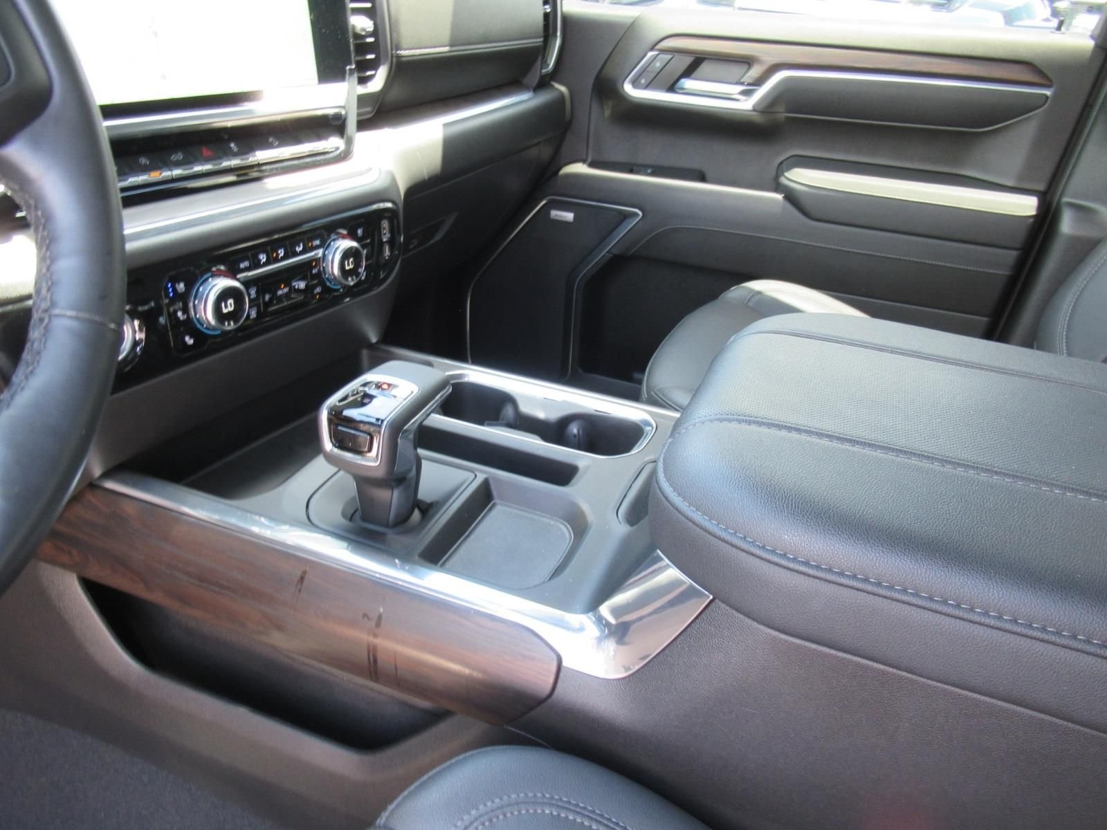 Used 2023 Black GMC SLT image 16
