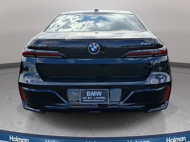 New 2026 Black Sapphire Metallic BMW 740i xDrive image 5