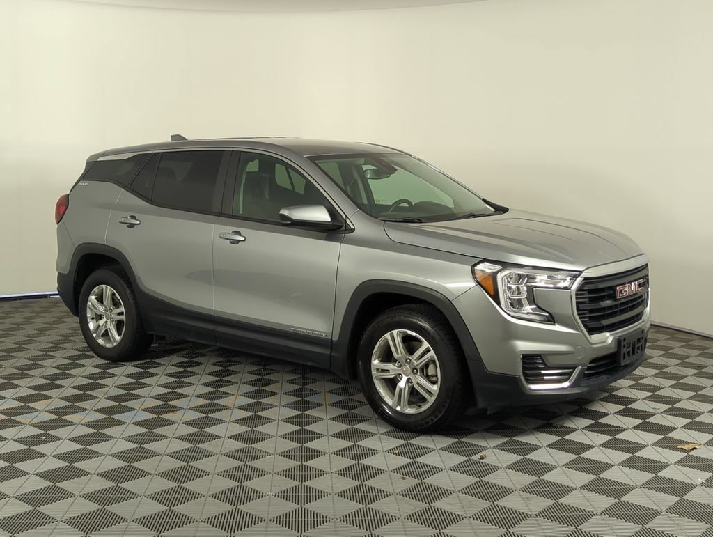 Used 2024 Sterling Metallic GMC SLE image 8