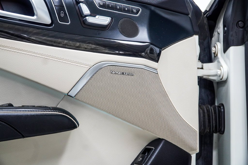 Used 2019 White Mercedes-Benz SL 550 image 38