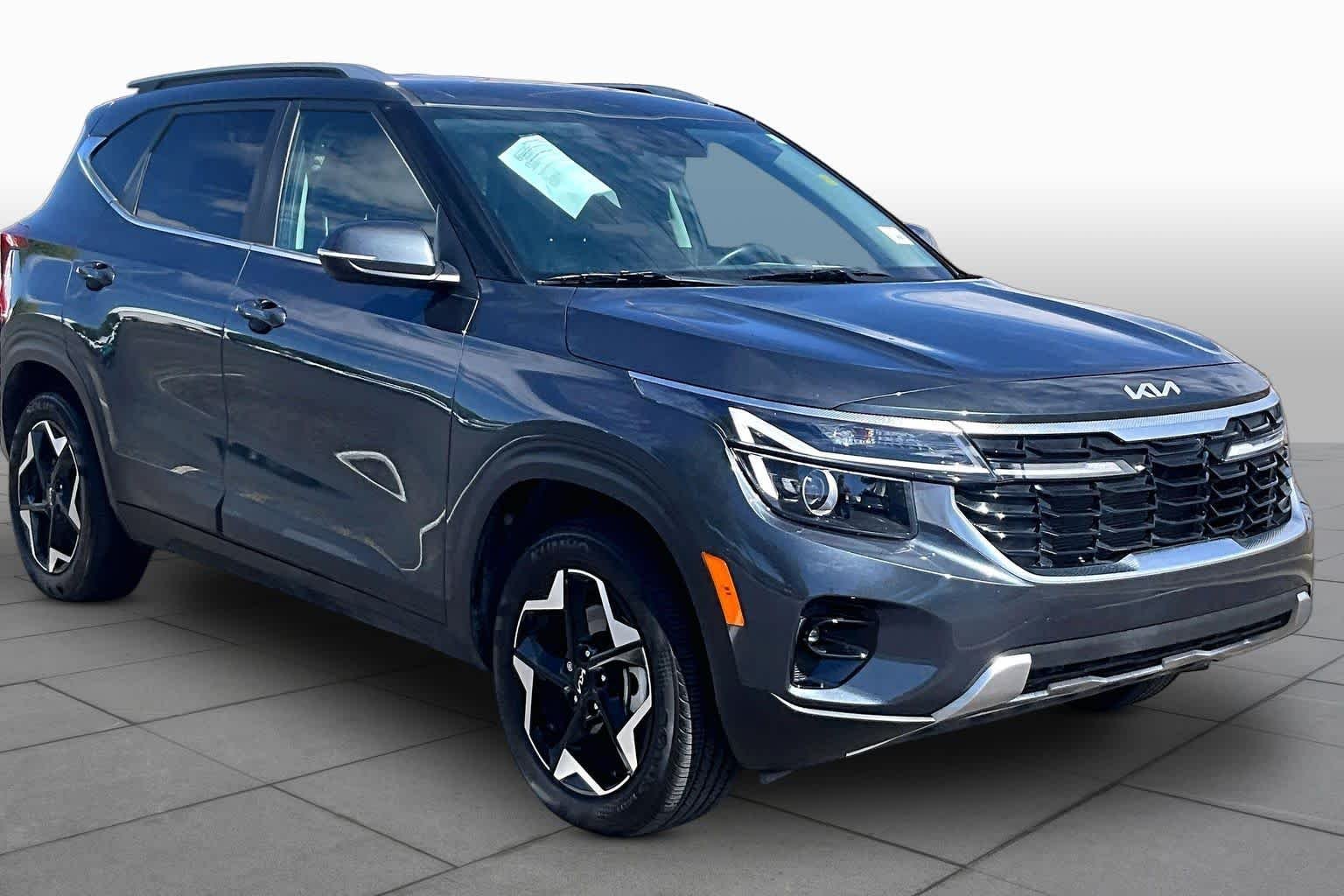 Used 2025 Gravity Gray Kia EX image 3