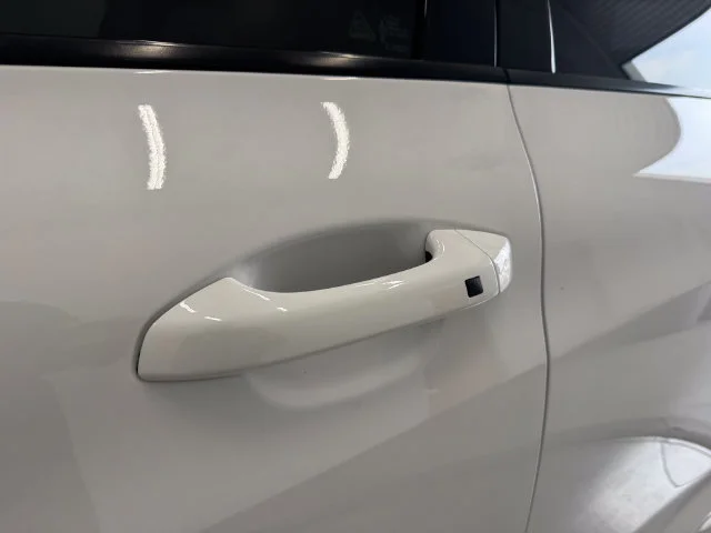 Used 2024 Glacial White Pearl Kia EX image 45