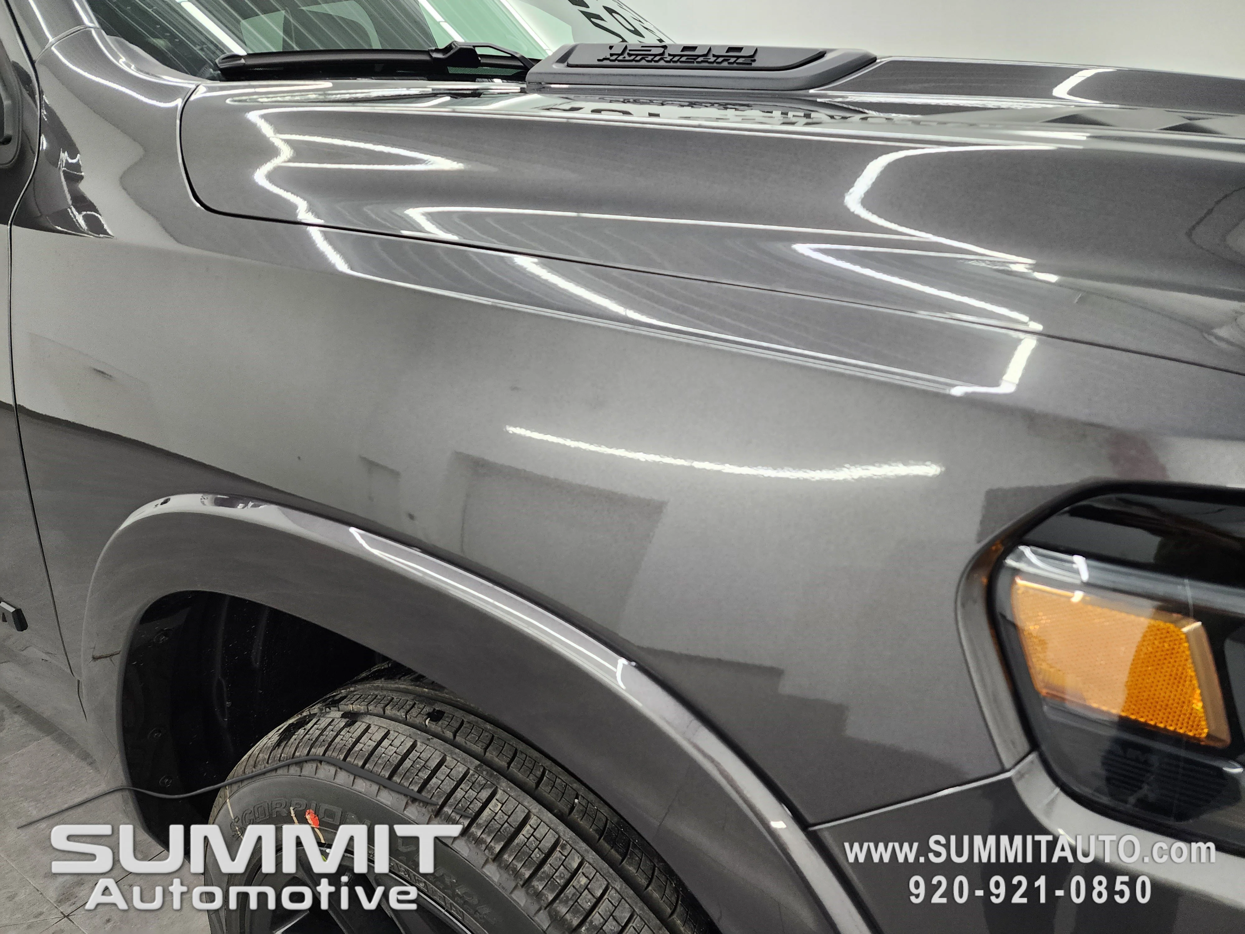 New 2026 Granite Crystal Metallic Clear-Coat Exterior Paint RAM Laramie image 27