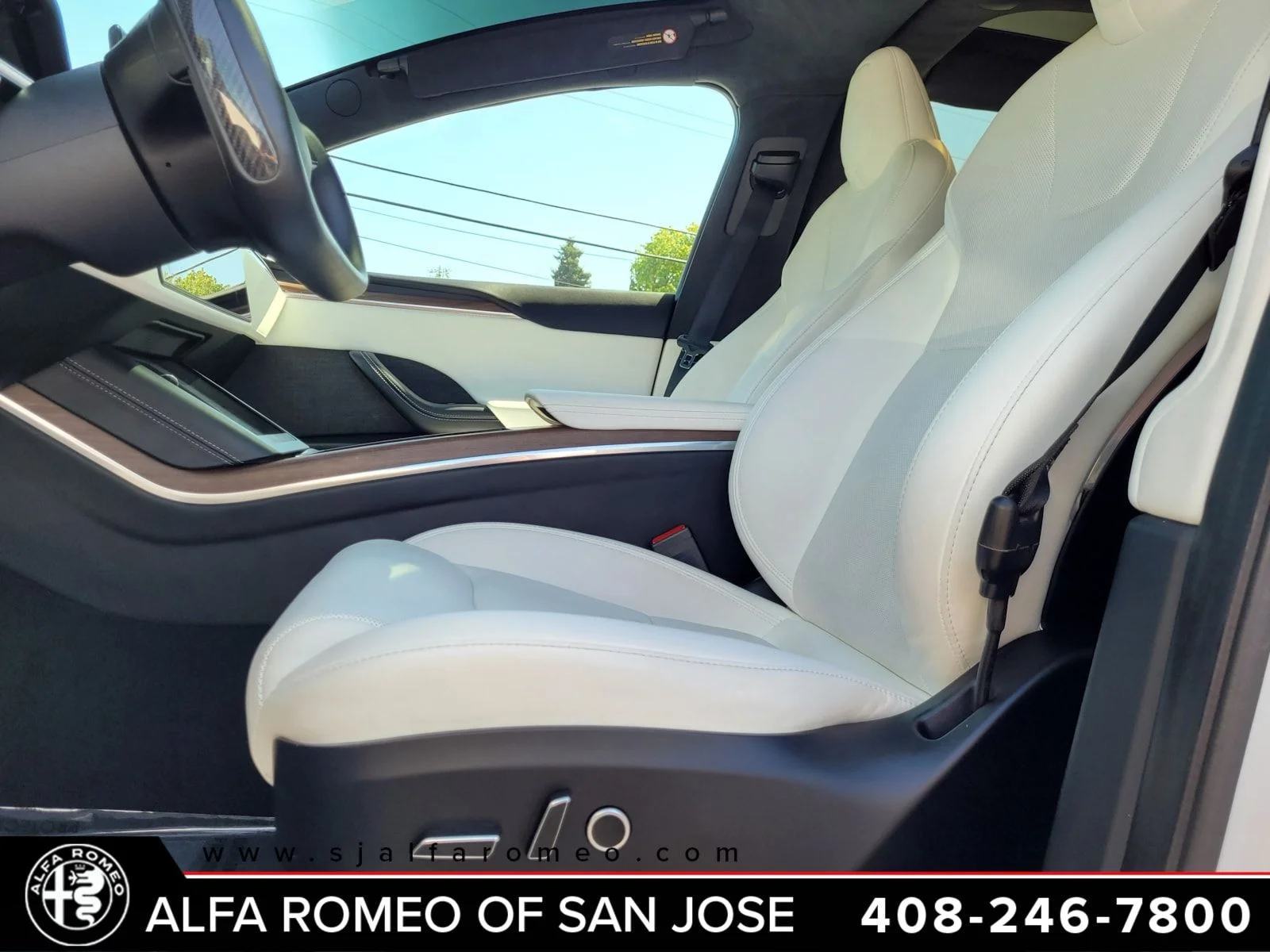 Used 2023  Tesla Base image 22