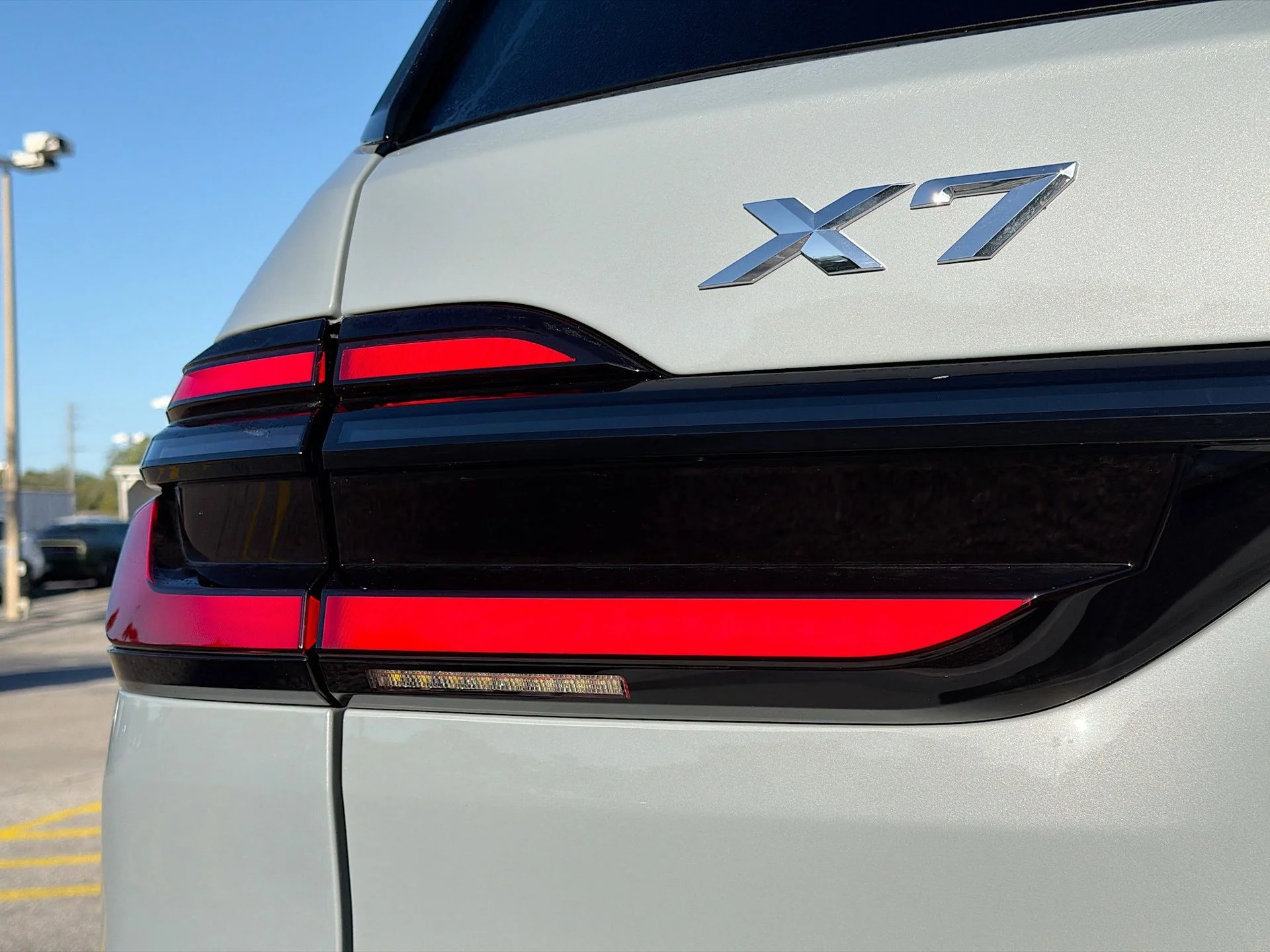New 2027 Brooklyn Grey Metallic BMW xDrive40i image 10