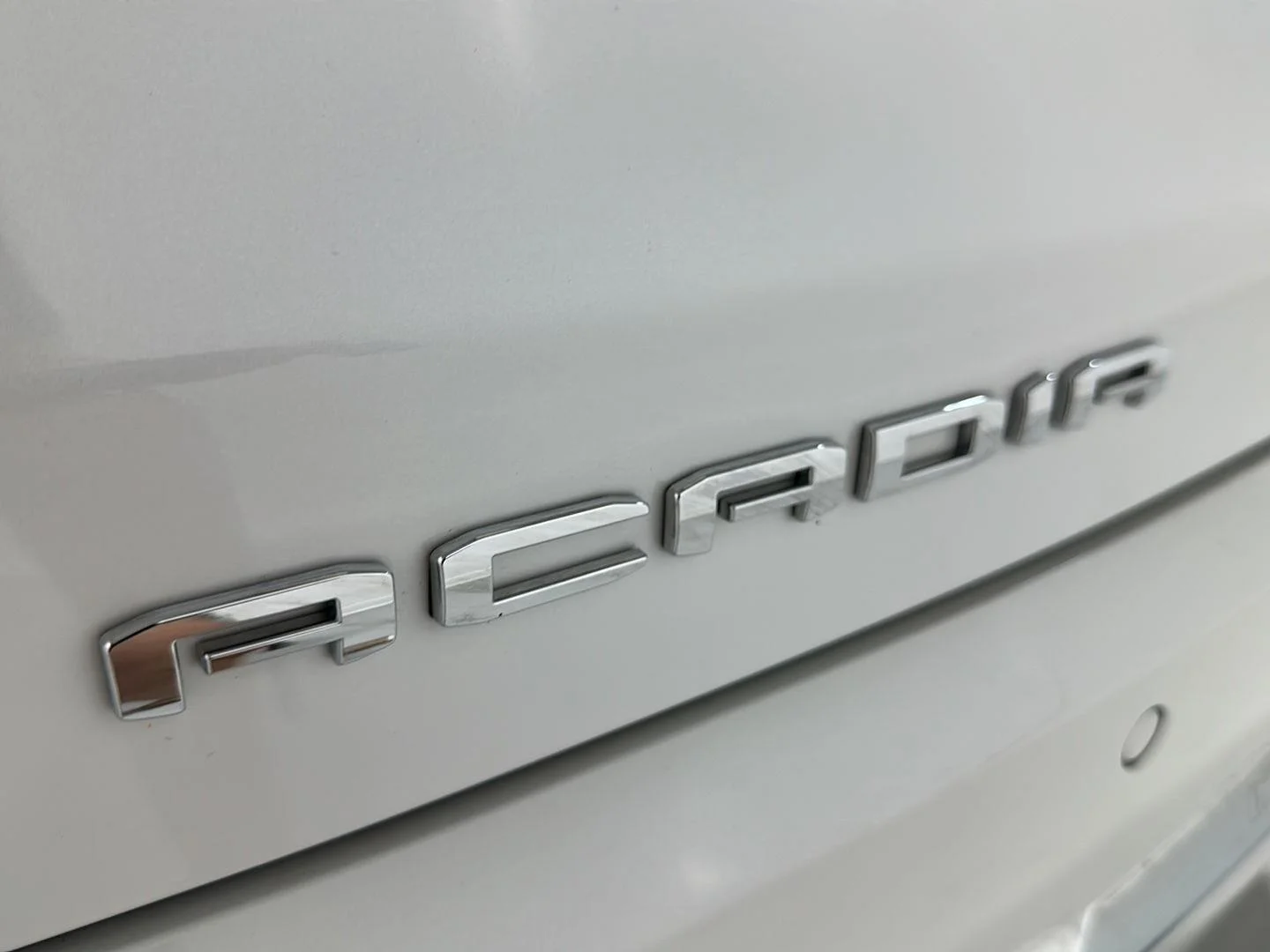 Used 2023 White Frost Tricoat GMC Denali image 31
