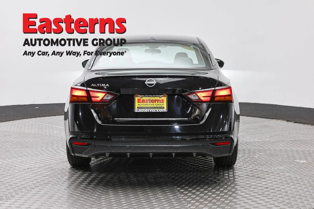 Used 2025 Black Nissan 2.5 SV image 6