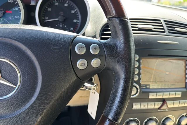Used 2005  Mercedes-Benz SLK 350 image 21