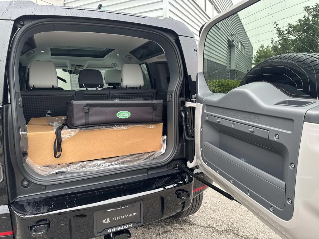 New 2026 Borasco Grey Land Rover X-Dynamic SE image 8