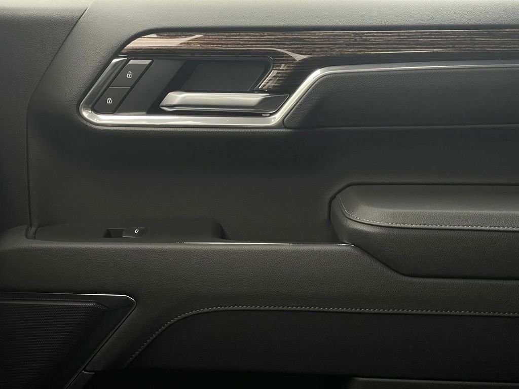 New 2026 Sterling Metallic GMC Elevation image 40