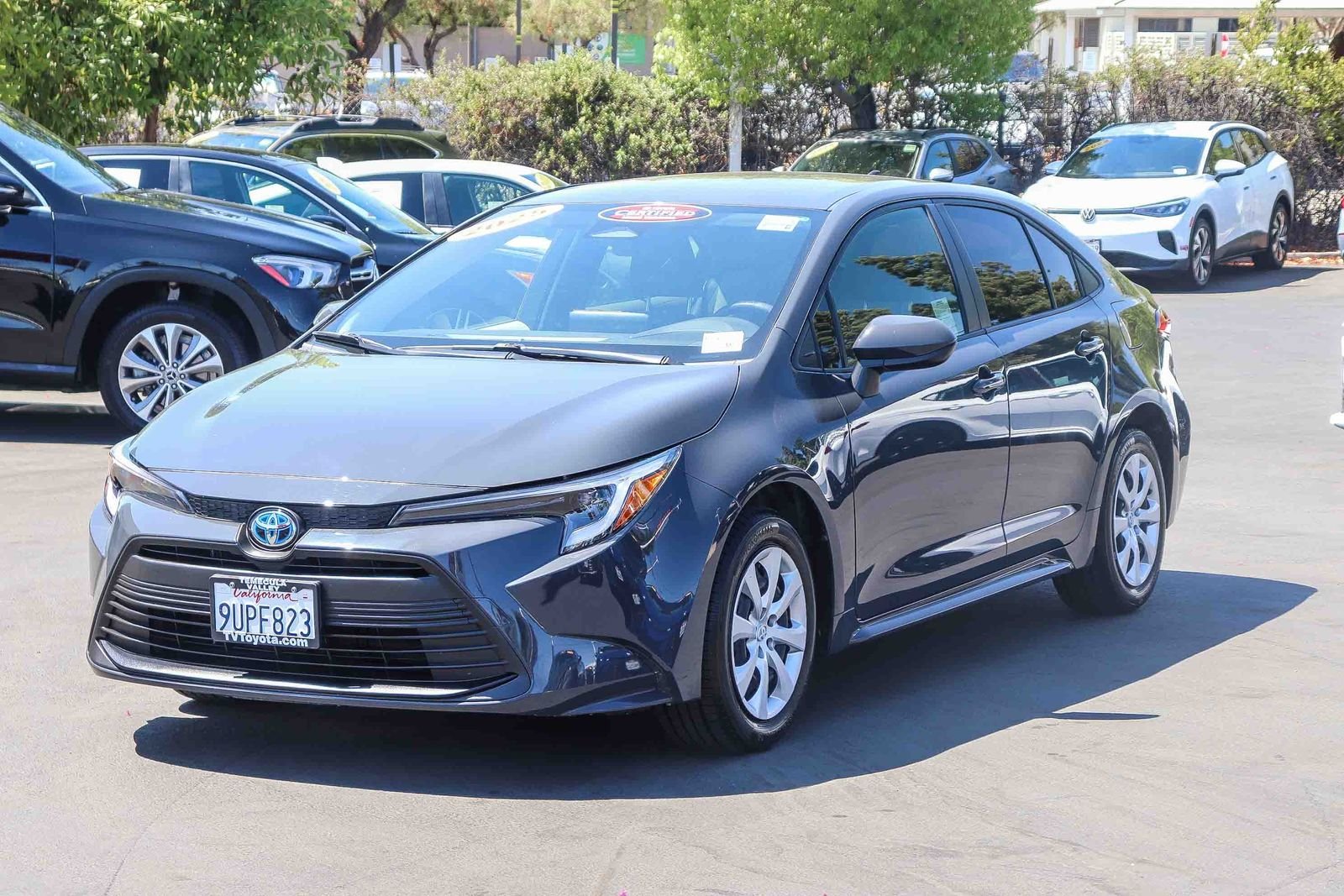 Used 2025 Underground Toyota LE image 3