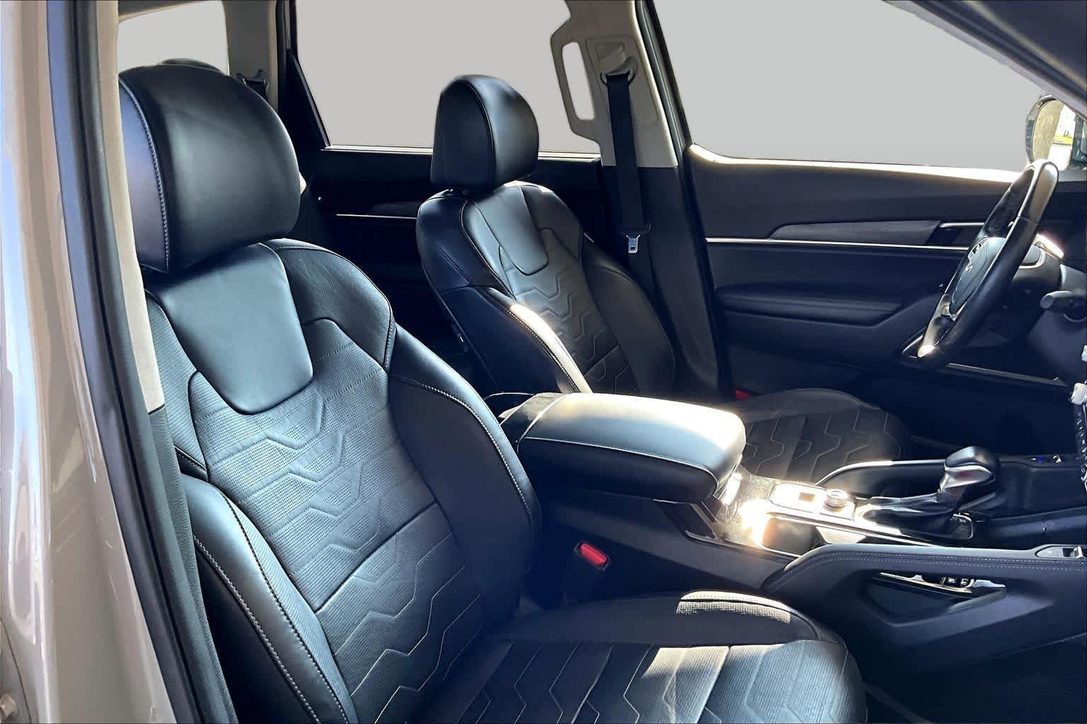 Used 2022 Wolf Gray Kia SX image 9