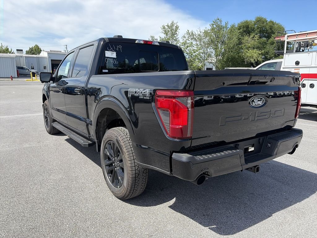 New 2026 Agate Black Metallic Ford XLT image 5