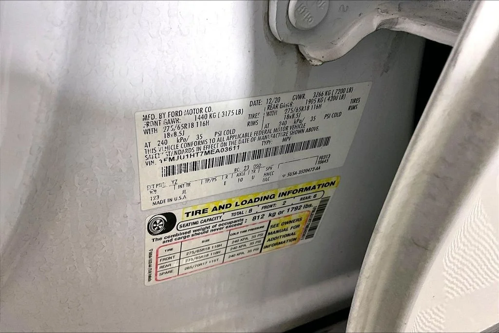 Certified Used 2021 Oxford White Ford XLT image 26
