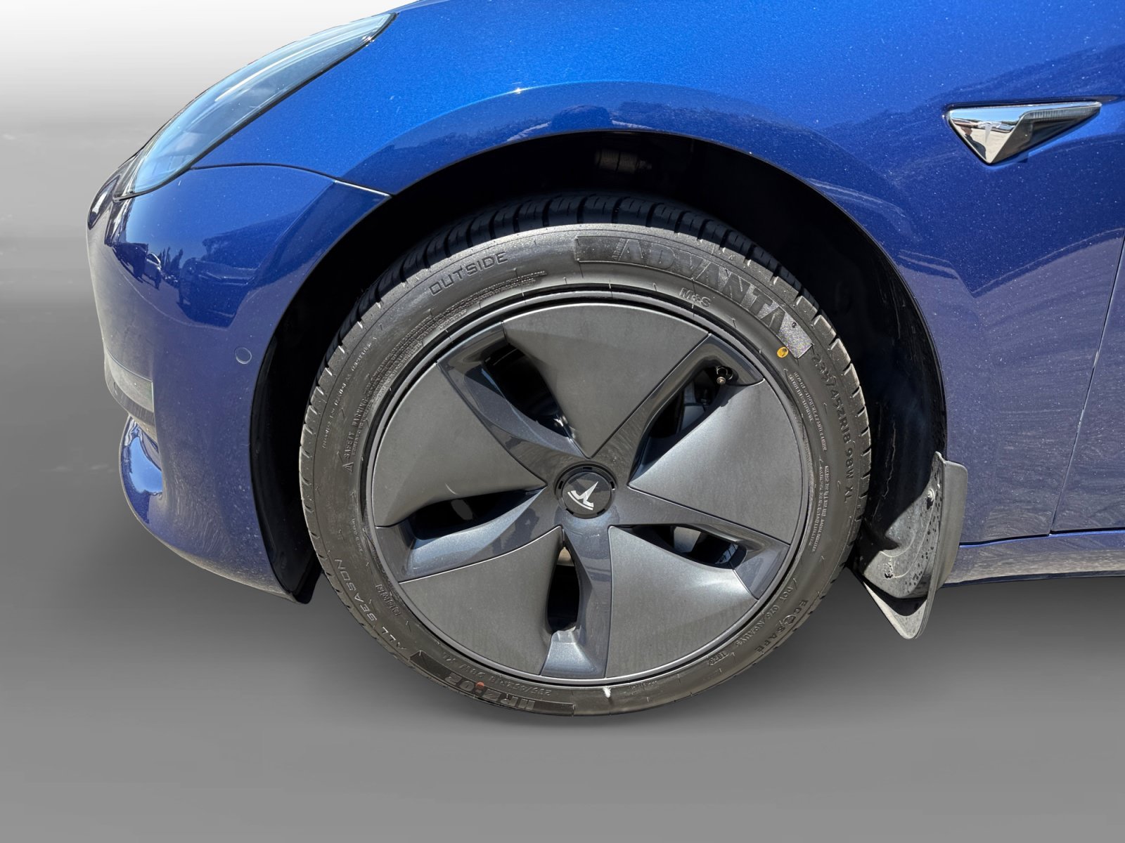 Used 2020 Deep Blue Metallic Tesla Standard Range Plus image 9
