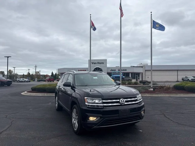 Used 2019 Deep Black Volkswagen SEL image 5