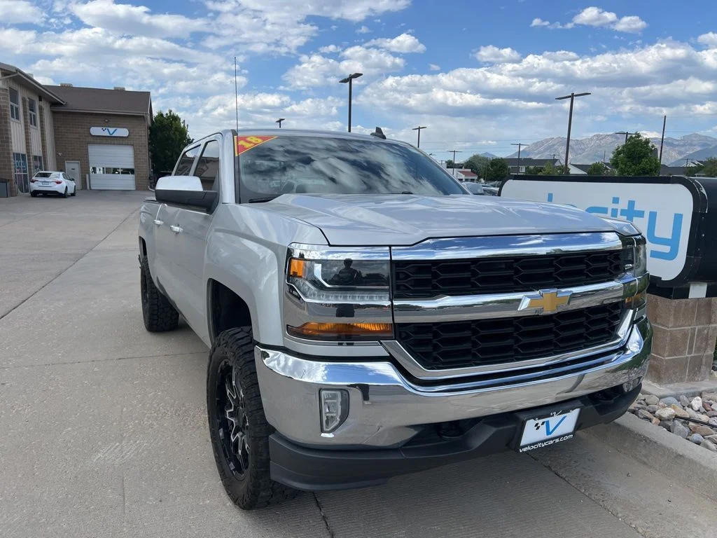 2018 Chevrolet Silverado 1500 LT 4X4 Crew Cab Short Box's photo