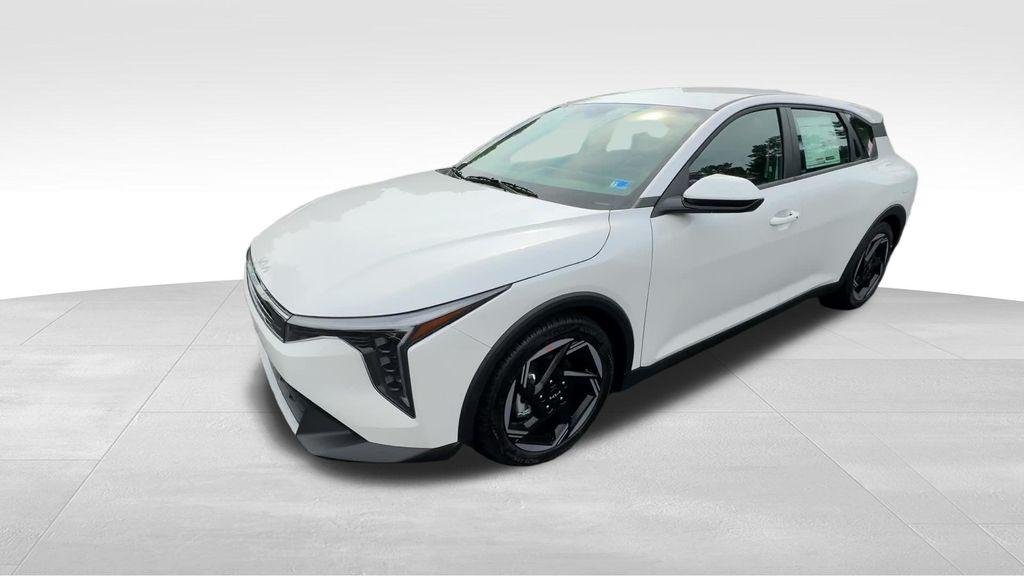 New 2026 Snow White Pearl Kia EX image 10