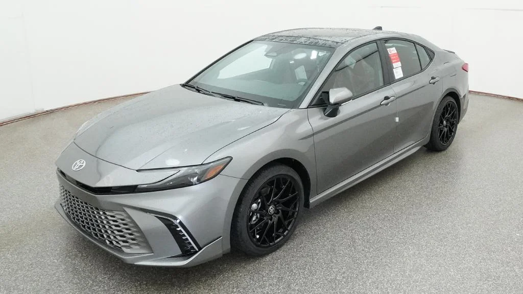 2026 Toyota Camry XSE Hybrid's photo
