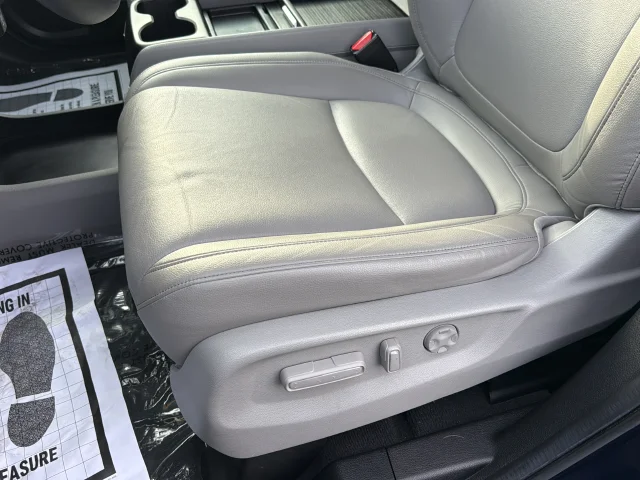 Used 2024 Blue Honda EX-L image 18