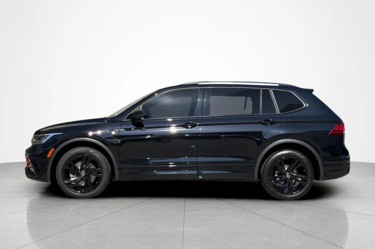 Used 2023 BLACK Volkswagen SE R-Line Black image 2