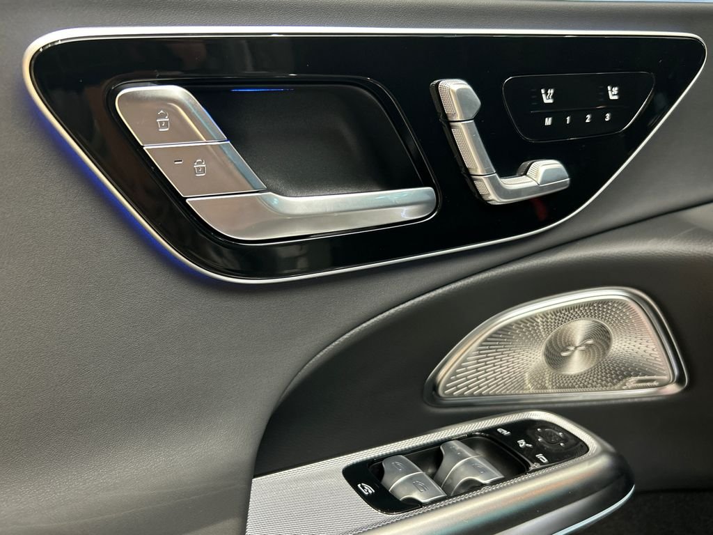 New 2027 MANUFAKTUR Alpine Grey Mercedes-Benz AMG® E 53 Hybrid Wagon image 8