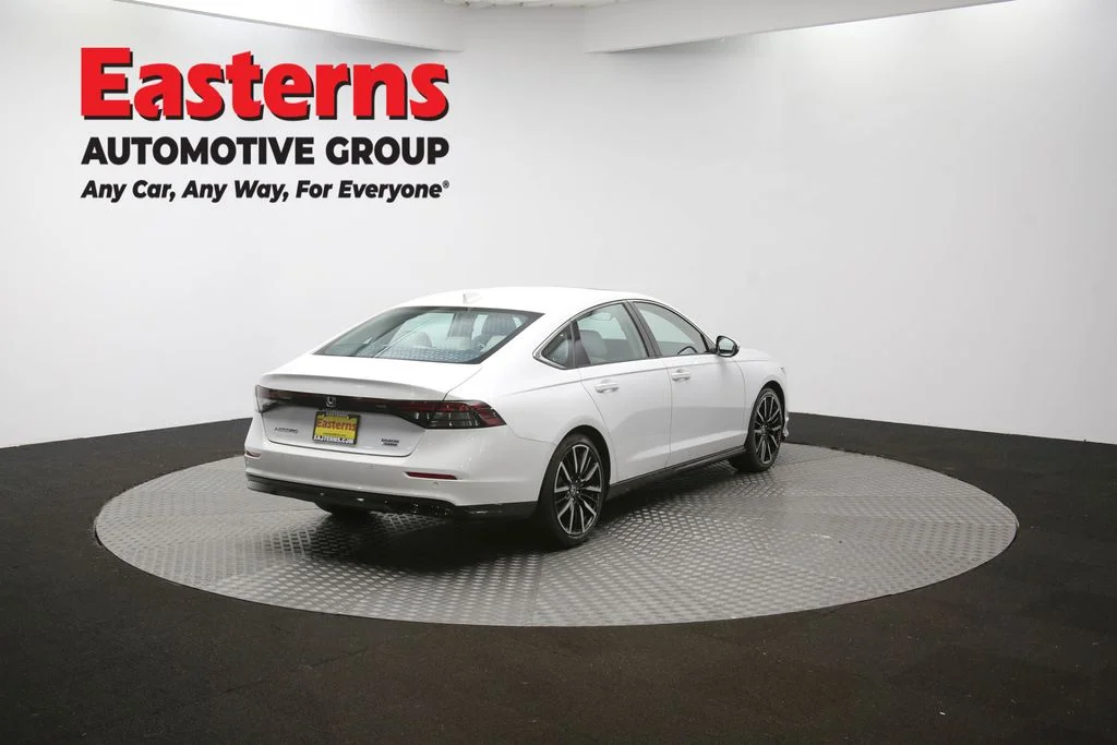Used 2024 White Honda Touring image 38