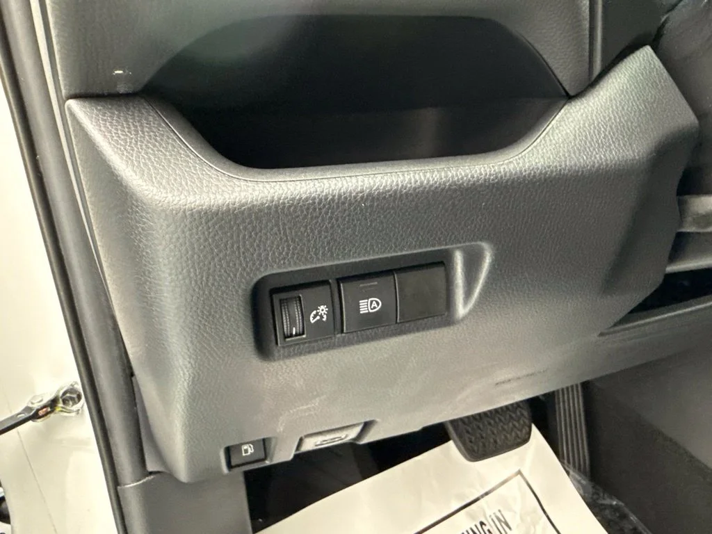 Used 2021 Super White Toyota XLE image 19