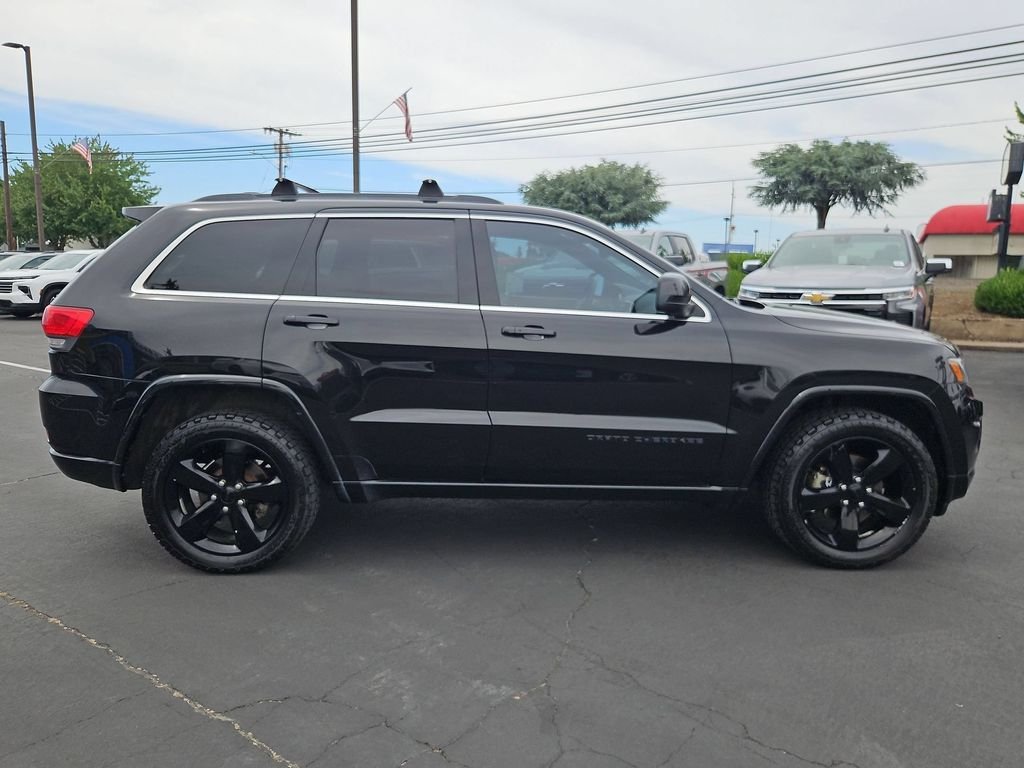 Used 2015 Brilliant Black Crystal Pearlcoat Jeep Altitude image 7