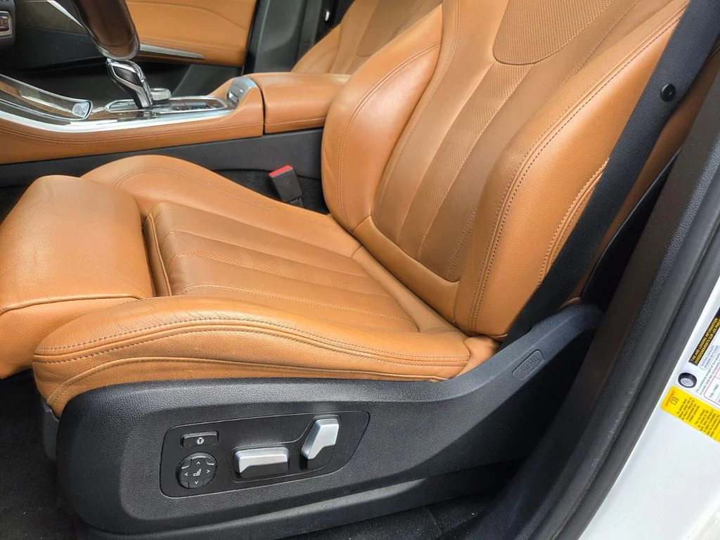 Used 2022 White BMW sDrive40i image 9