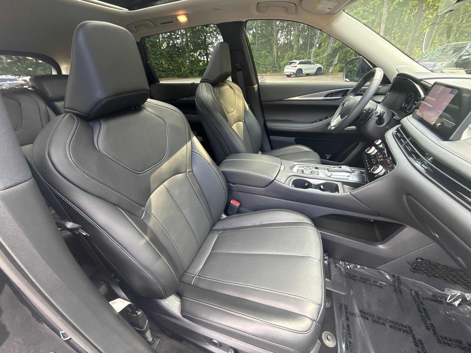 Used 2025 Mineral Black INFINITI LUXE image 26