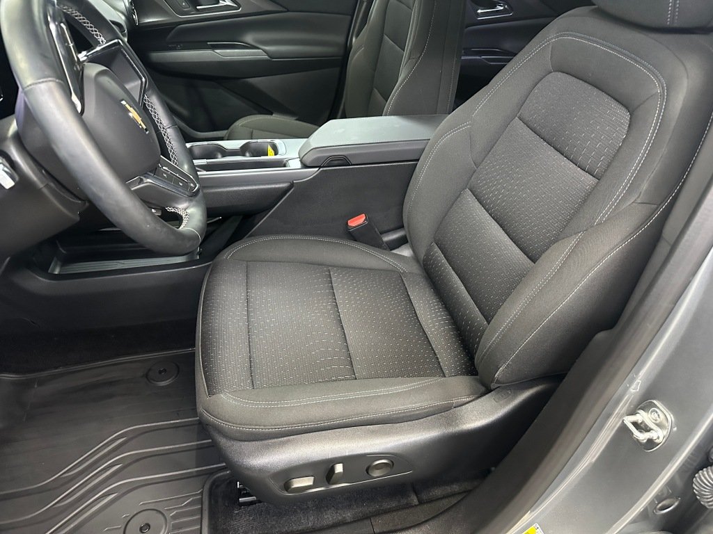 Used 2025 Sterling Gray Metallic Chevrolet LT image 5