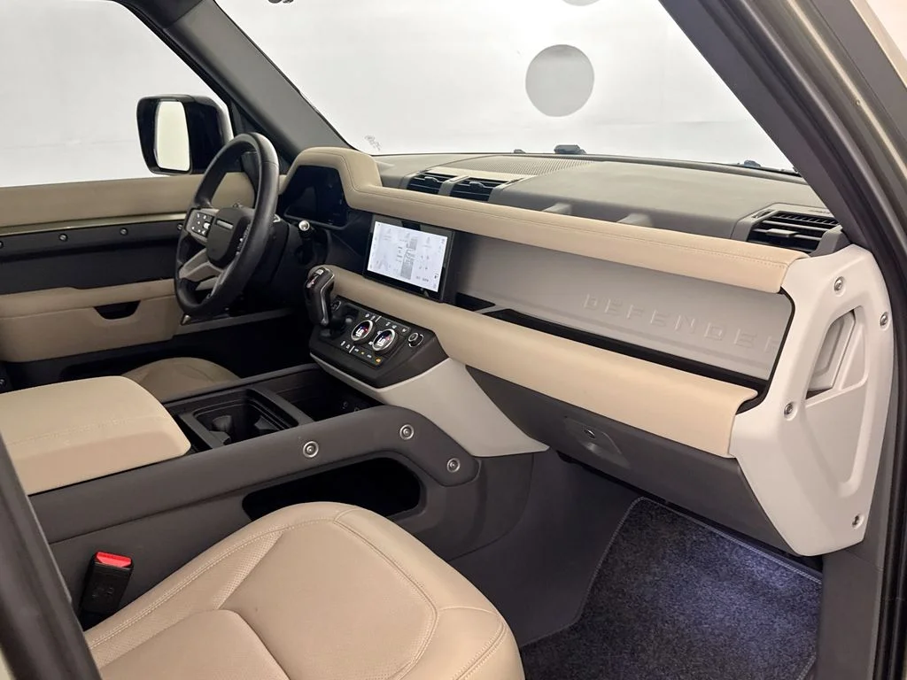 Certified Used 2023 Green Land Rover S image 11