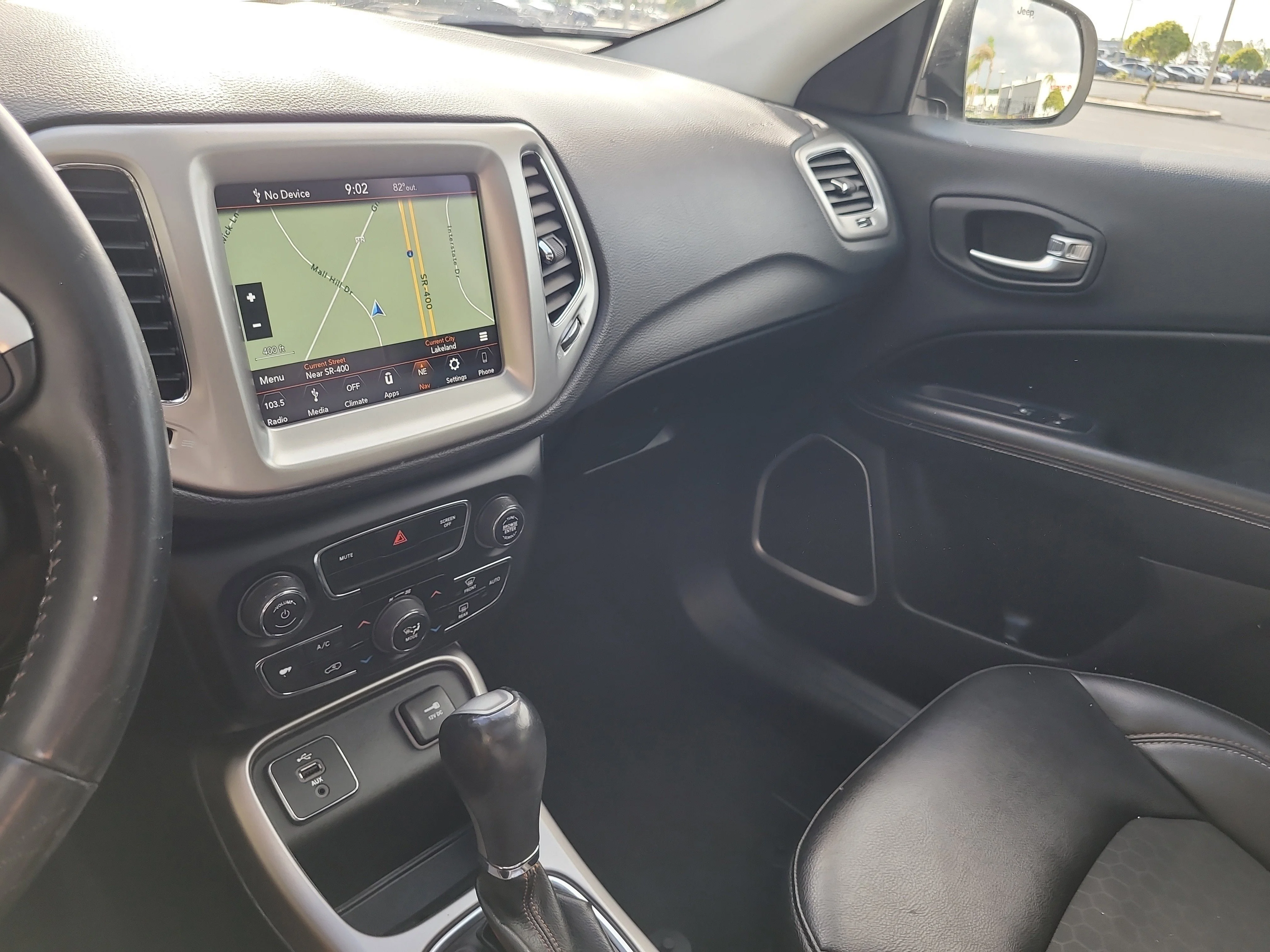 Used 2018 White Clearcoat Jeep Latitude image 28