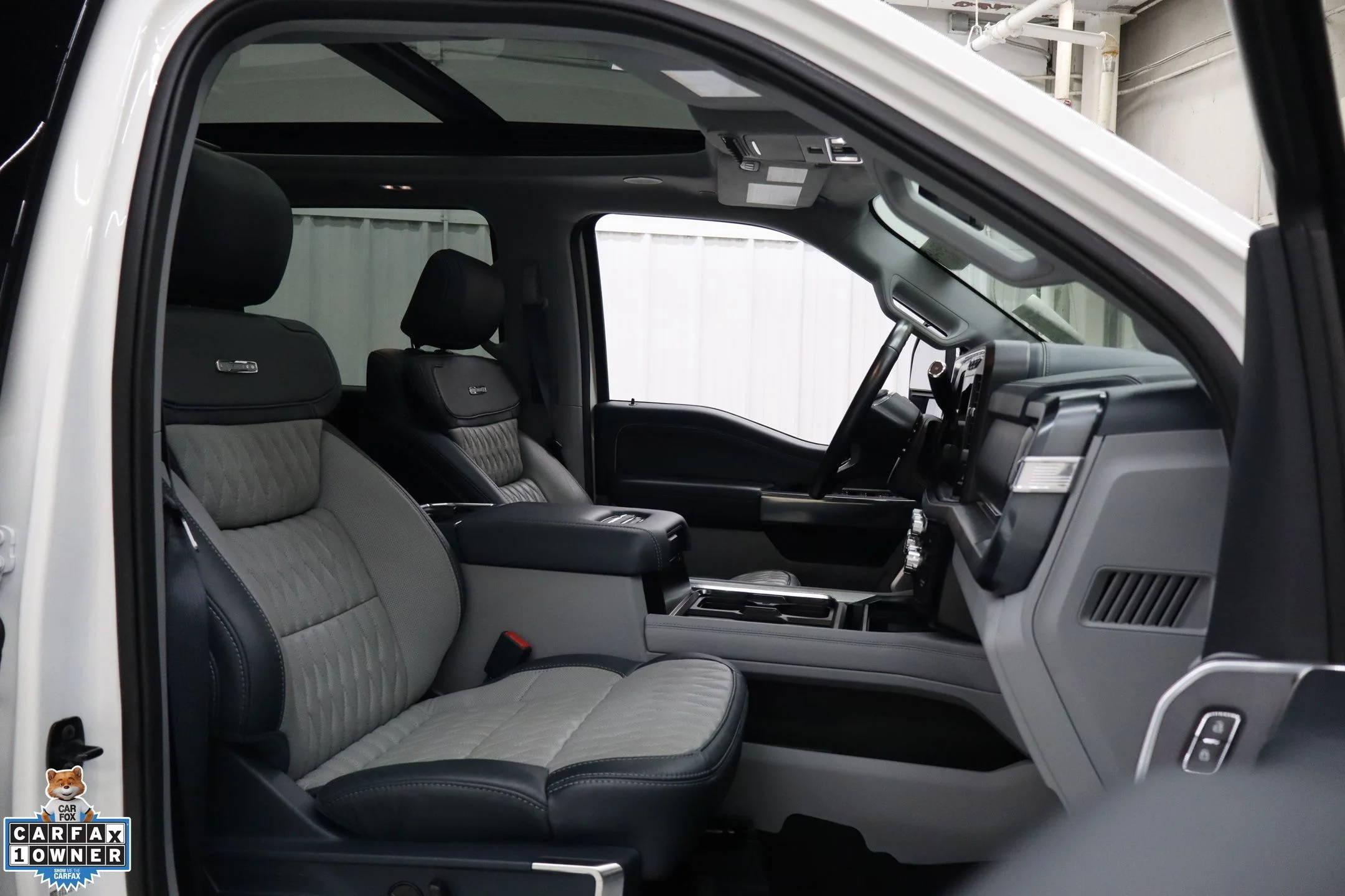 Used 2024 White Ford Limited image 28