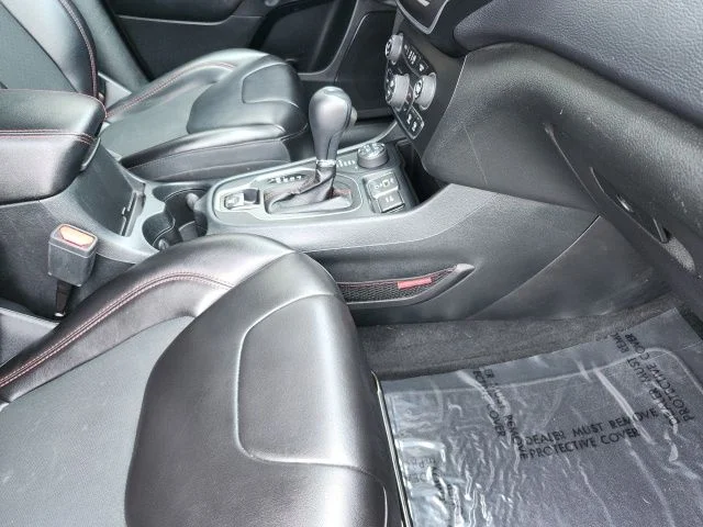 Used 2019 Crystal Metallic Jeep Trailhawk image 59
