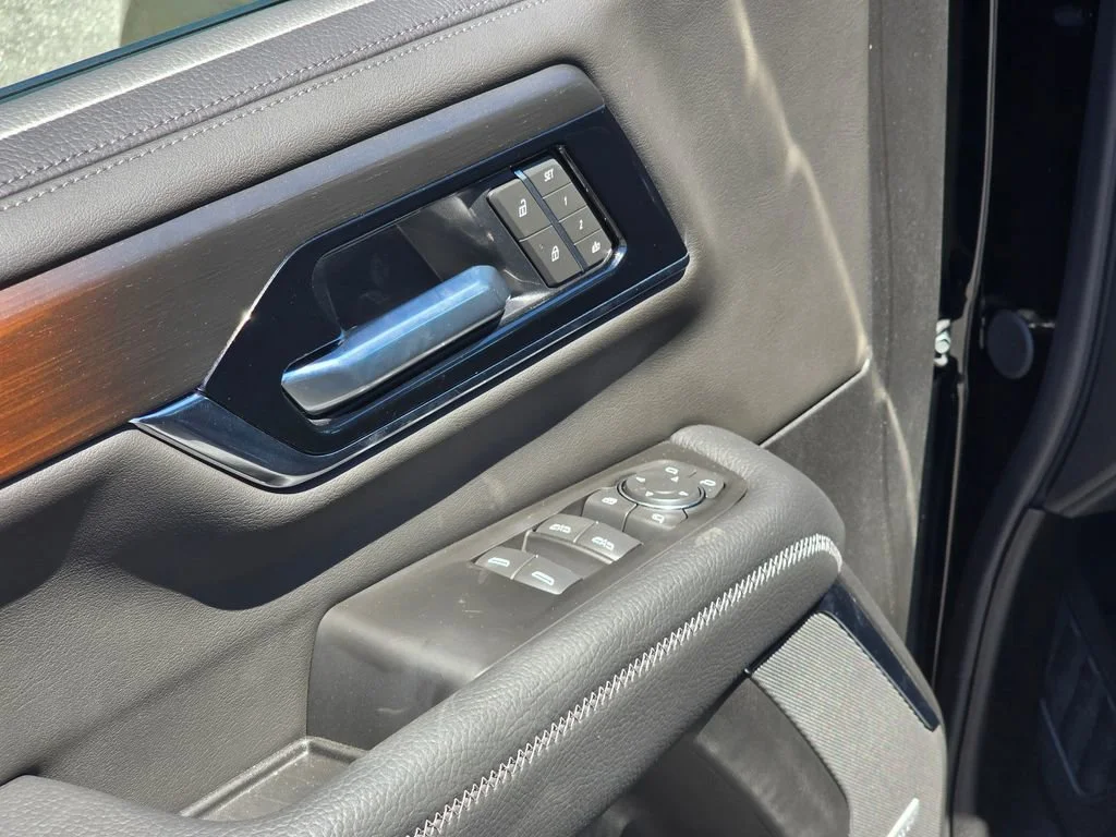 2026 GMC Yukon XL Denali - Photo 35
