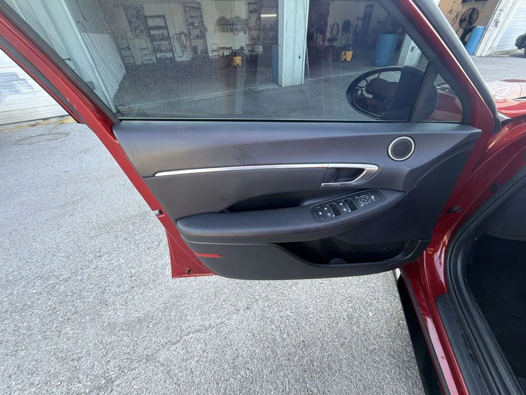 Used 2023 Red Hyundai SEL image 13