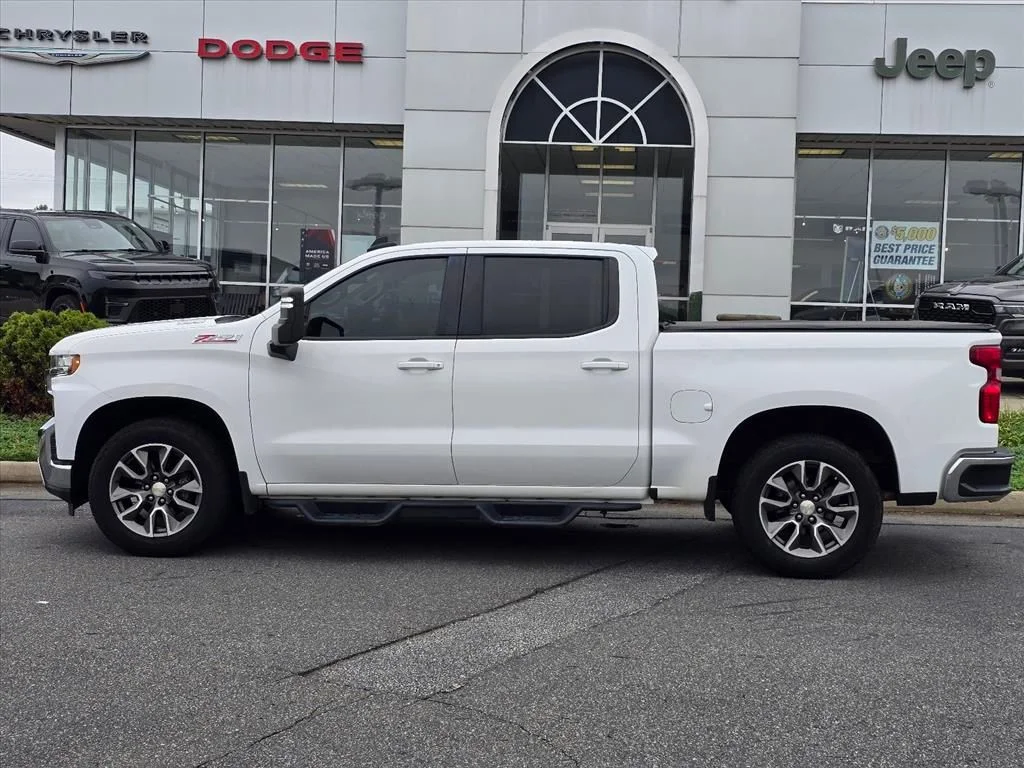 Used 2020 White Chevrolet LT image 23