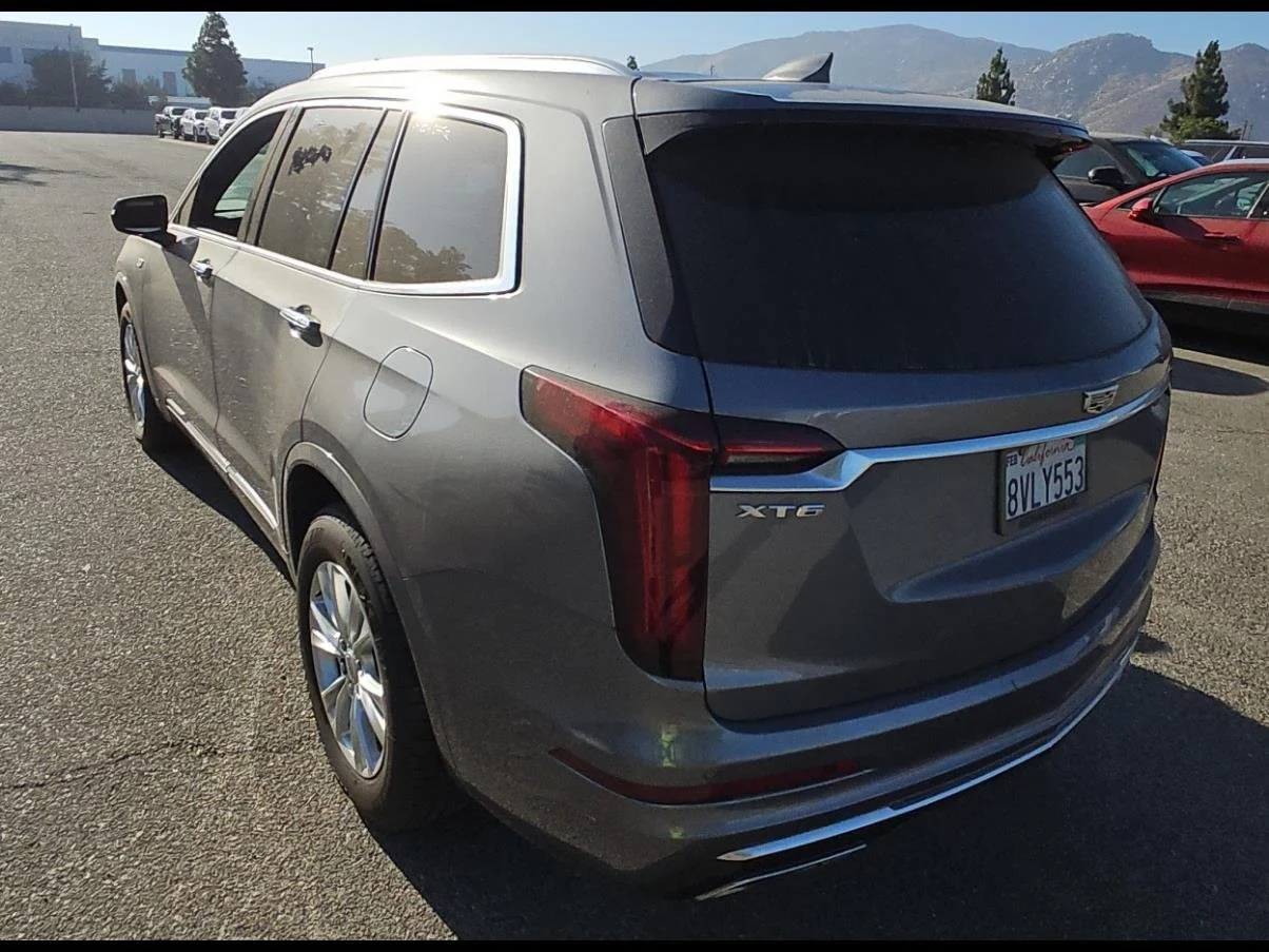 Used 2021 SATIN STEEL METALLIC Cadillac Luxury image 6