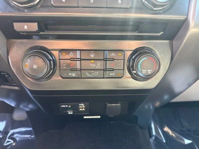 Used 2015 Silver Ford XLT image 19