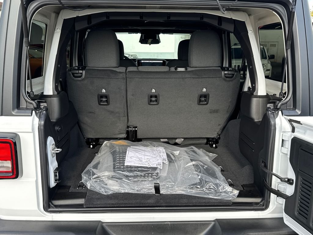 New 2026 Bright White Clear-Coat Exterior Paint Jeep Sport S image 12