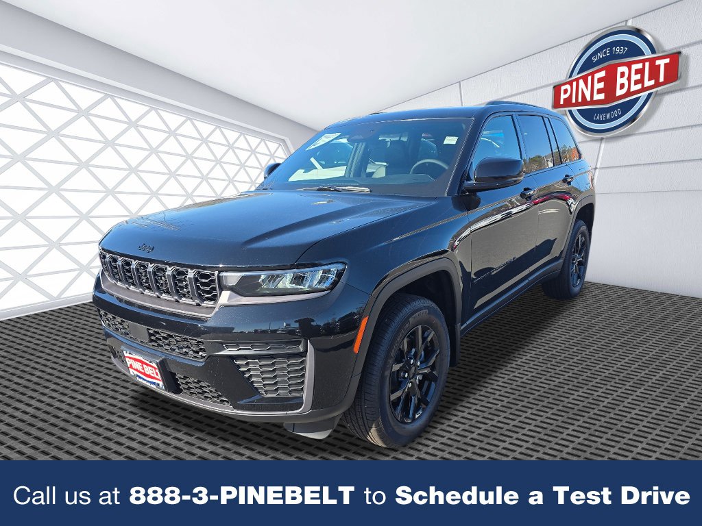 New 2026 Diamond Black Crystal Pearl-Coat Exterior Paint Jeep Altitude image 1