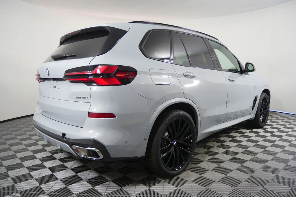 【31】一般車 シティー車 Fallvy stvle クリーム New 2026 BMW X2 xDrive28i 4D Sport Utility in Austin #5563341